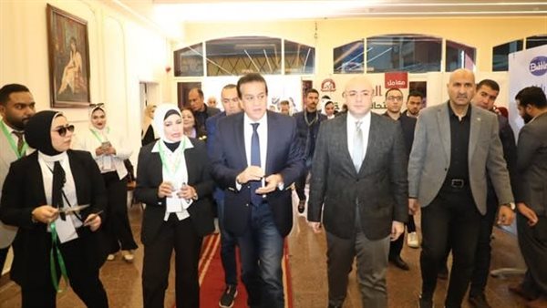 وزير الصحة ومحافظ