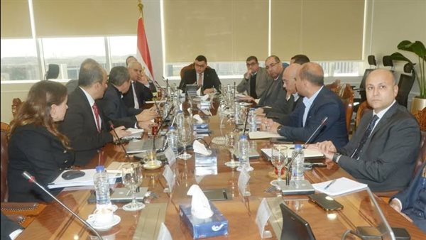 اجتماع وزير الإسكان