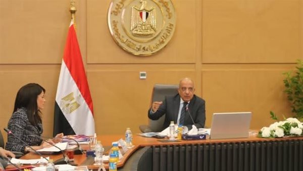 اجتماع وزير الكهرباء