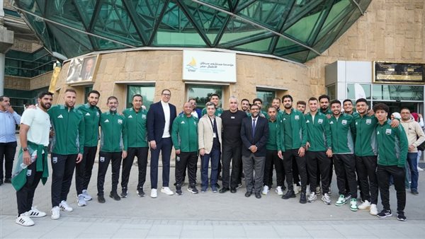 صورة جماعية للاعبي