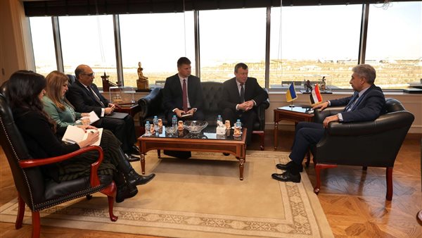 وزير السياحة خلال