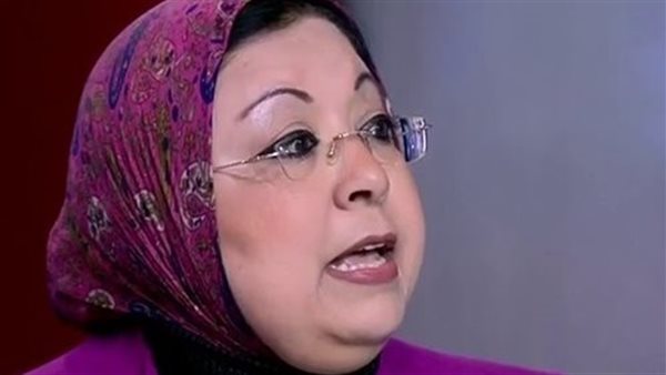 الدكتورة دينا شكري