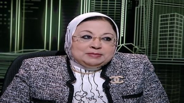 الدكتورة دينا شكري