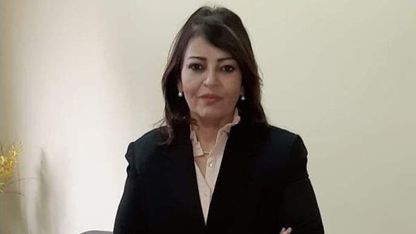 الدكتورة عزة فتحي