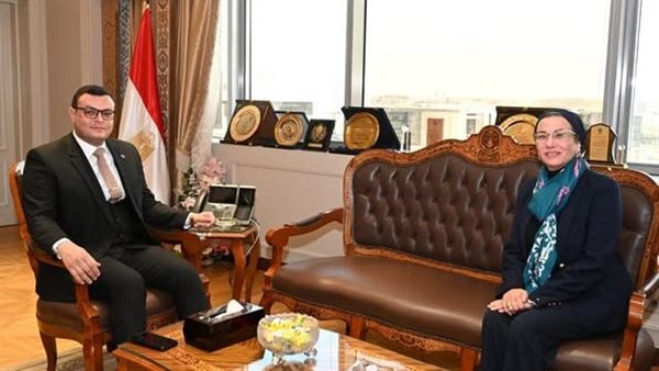 وزيرا الإسكان والبيئة