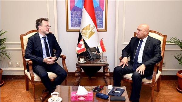 لقاء وزير الصناعة