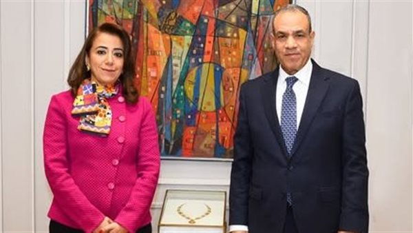 وزير الخارجية والهجرة