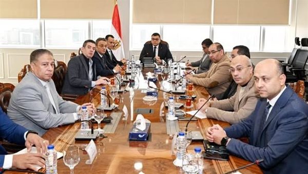 اجتماع وزير الإسكان