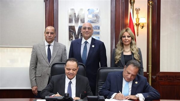 خلال توقيع البروتوكول