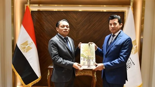 لقاء وزير الشباب