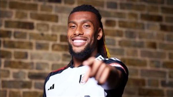 أليكس إيوبي نجم الدوري