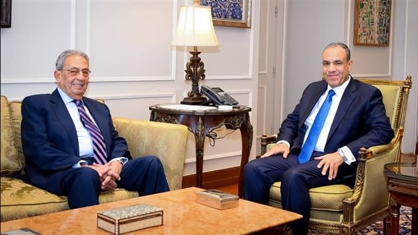  وزير الخارجية 