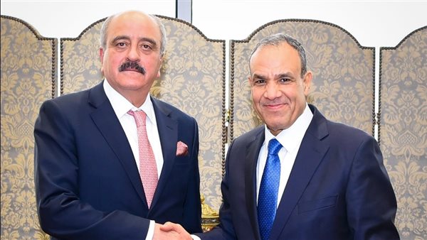 وزير الخارجية والهجرة