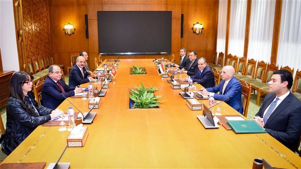 وزير الخارجية والهجرة