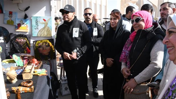 وزير الرياضة وسفيرة