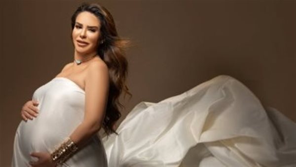 دنيا عبدالعزيز