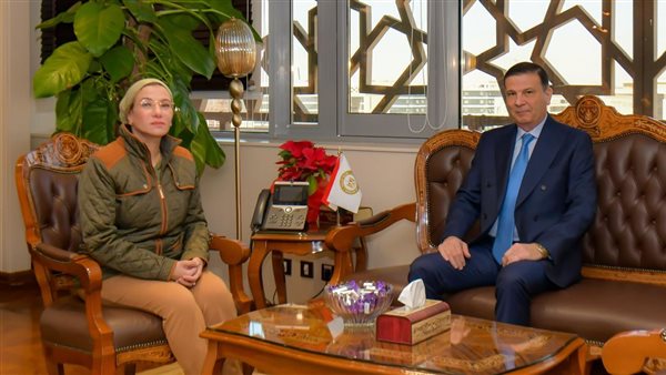 وزيرة البيئة ووزير