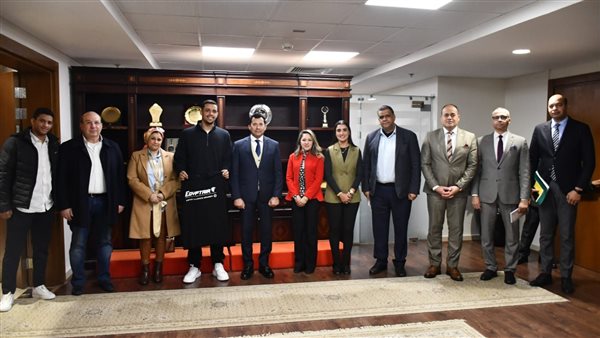 وزير الشباب والرياضة