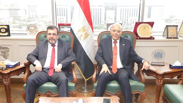 وزير العمل و أرزقي