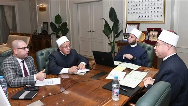 وزير الأوقاف خلال