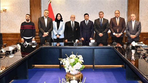 وزير الشباب والرياضة