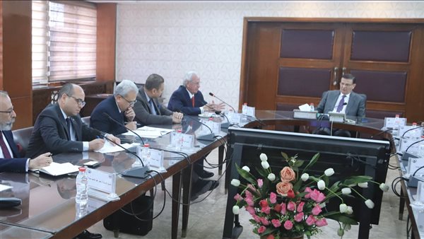 وزير الزراعة خلال