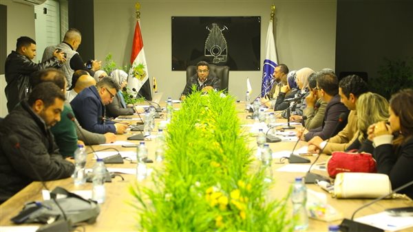 خلال اجتماع الحزب