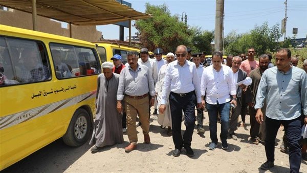 محافظ المنيا خلال