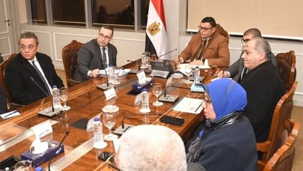 وزير الاسكان خلال