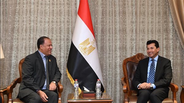 وزير الشباب والرياضة