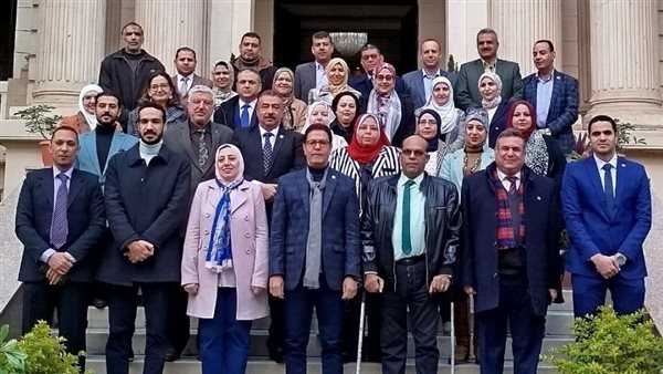 رئيس الجامعة في صورة