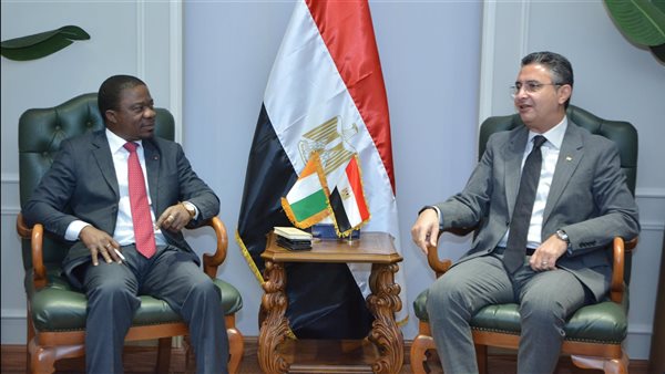 اجتماع وزير التموين