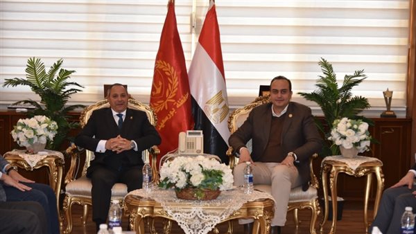 محافظ بورسعيد يستقبل