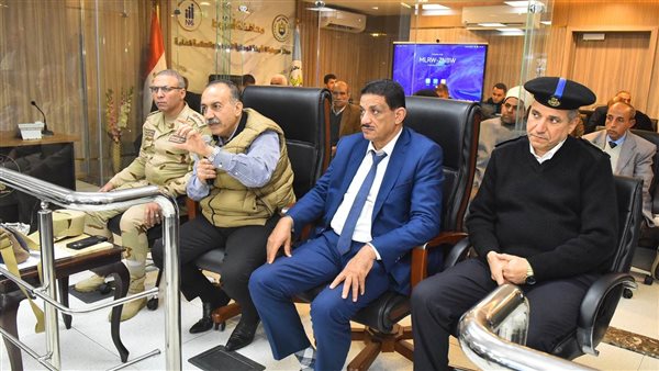 محافظ أسيوط خلال