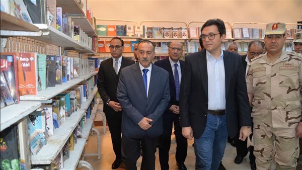 وزير الثقافة والمحافظ