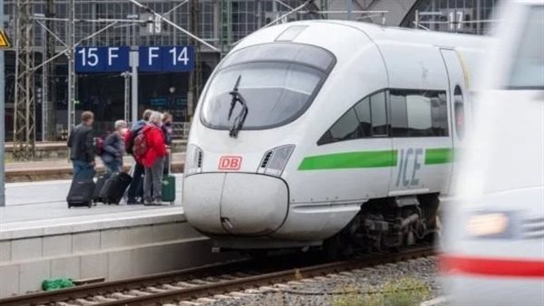 قطارات  السكك الحديدية