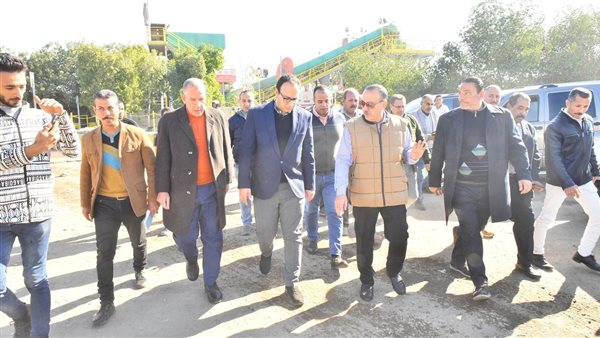 محافظ أسيوط خلال