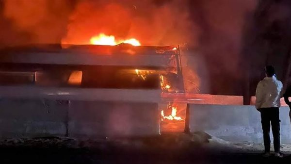 تفحم سيارة نقل 