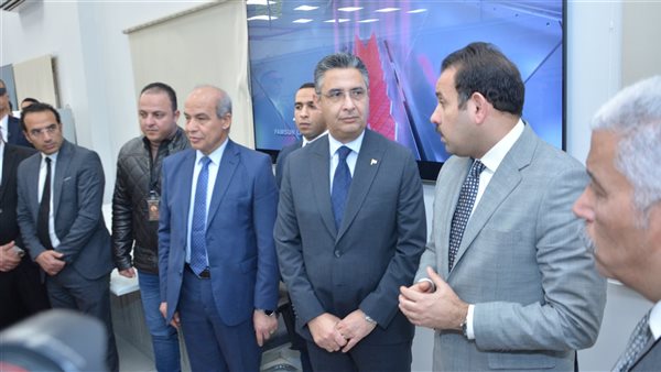  وزير التموين 