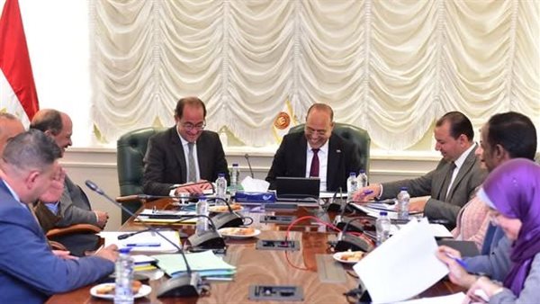 وزيرا المالية والعمل