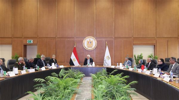 اجتماع  وزير التعليم