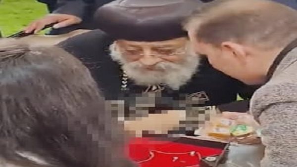 اثناء الاحتفال بعيد