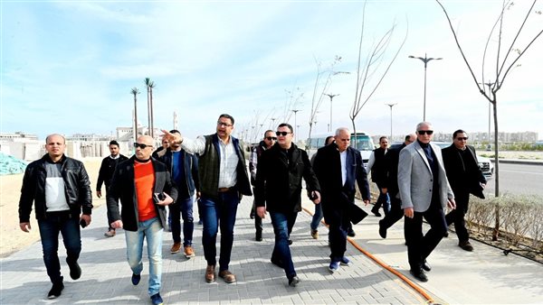 وزير الإسكان يتفقد