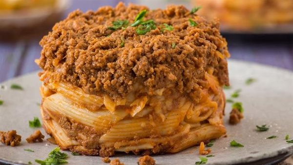 طاجن مكرونة باللحم