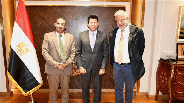 لقاء وزير الشباب