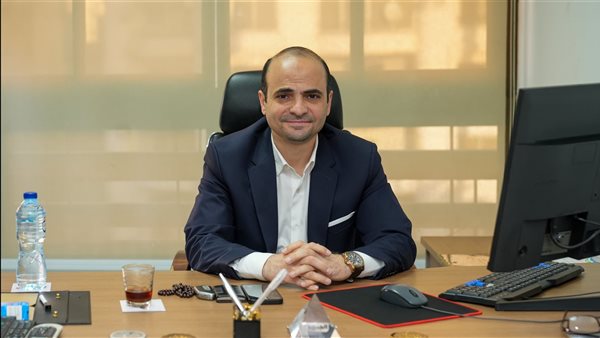  الكاتب الصحفي محمد