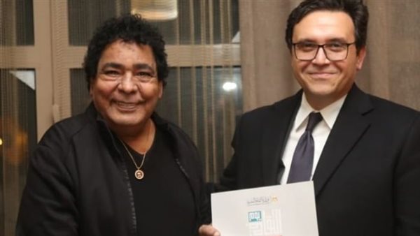 محمد منير ووزير الثقافة