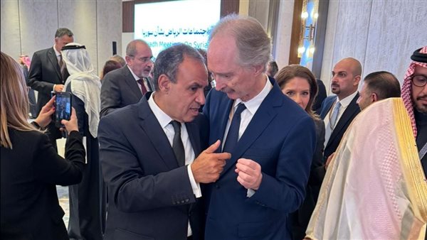 وزير الخارجية خلال