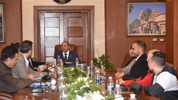 محافظ بورسعيد مع