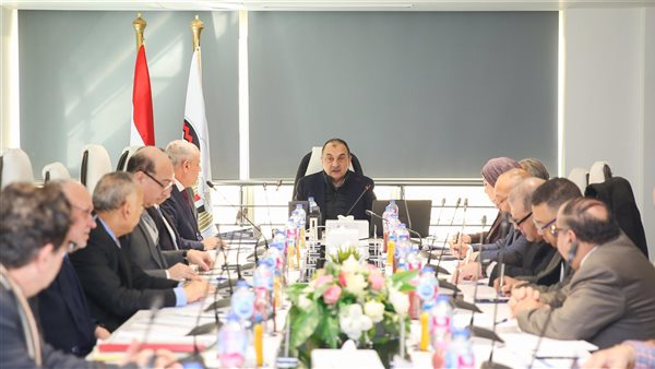 اجتماع وزير قطاع